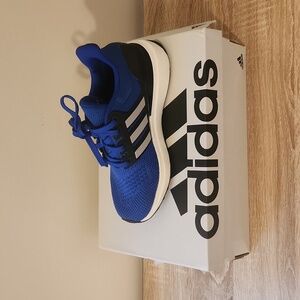 Gently worn Boys Addias Running shoe size 2 Royal Blue/Black